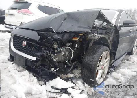 2018 Jaguar Xe 35T Premium из США, поврежденный, VIN SAJAJ4EV5JCP21848